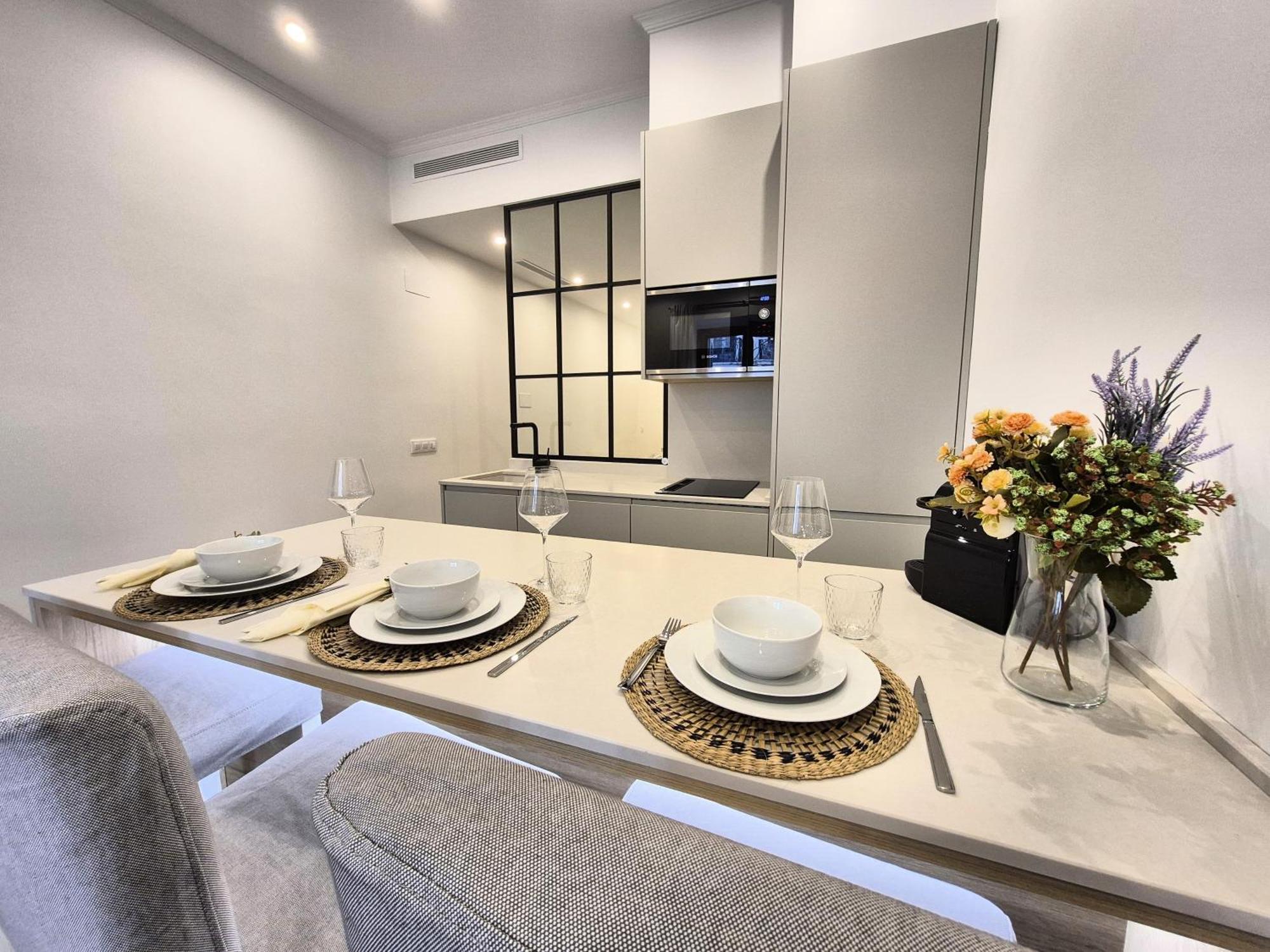 Apartamentos Plaza De Espana Madrid Exteriör bild