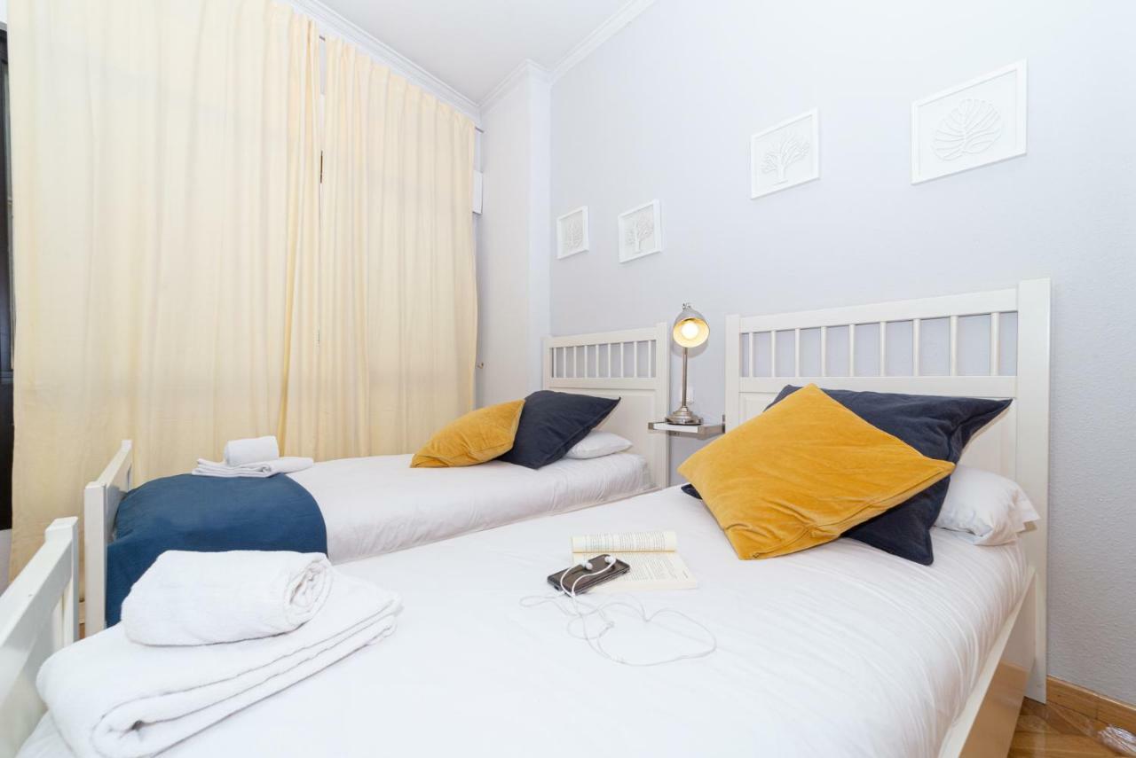 Apartamentos Plaza De Espana Madrid Exteriör bild
