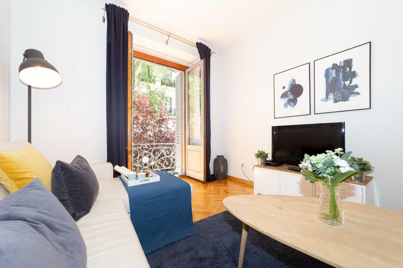 Apartamentos Plaza De Espana Madrid Exteriör bild