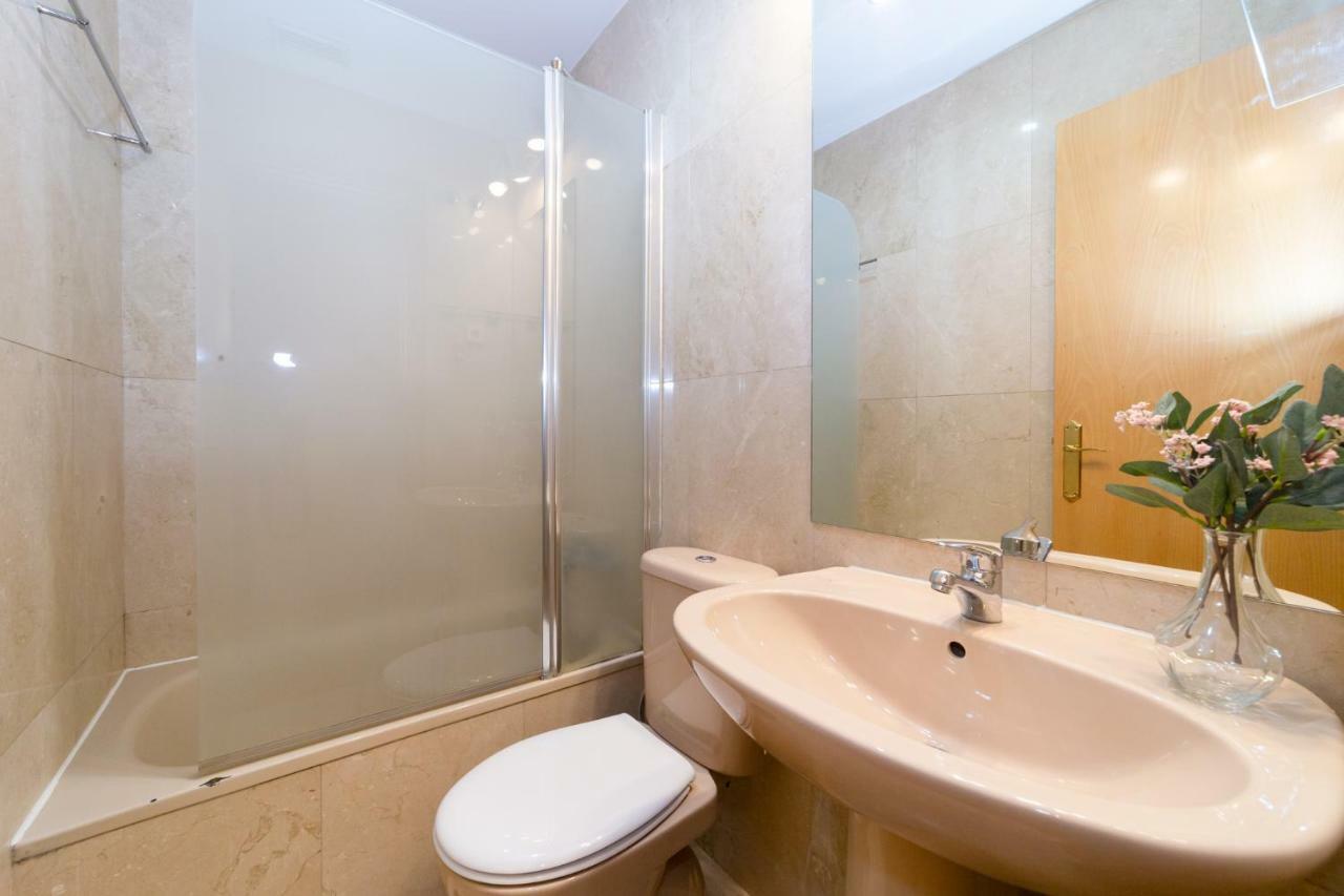 Apartamentos Plaza De Espana Madrid Exteriör bild
