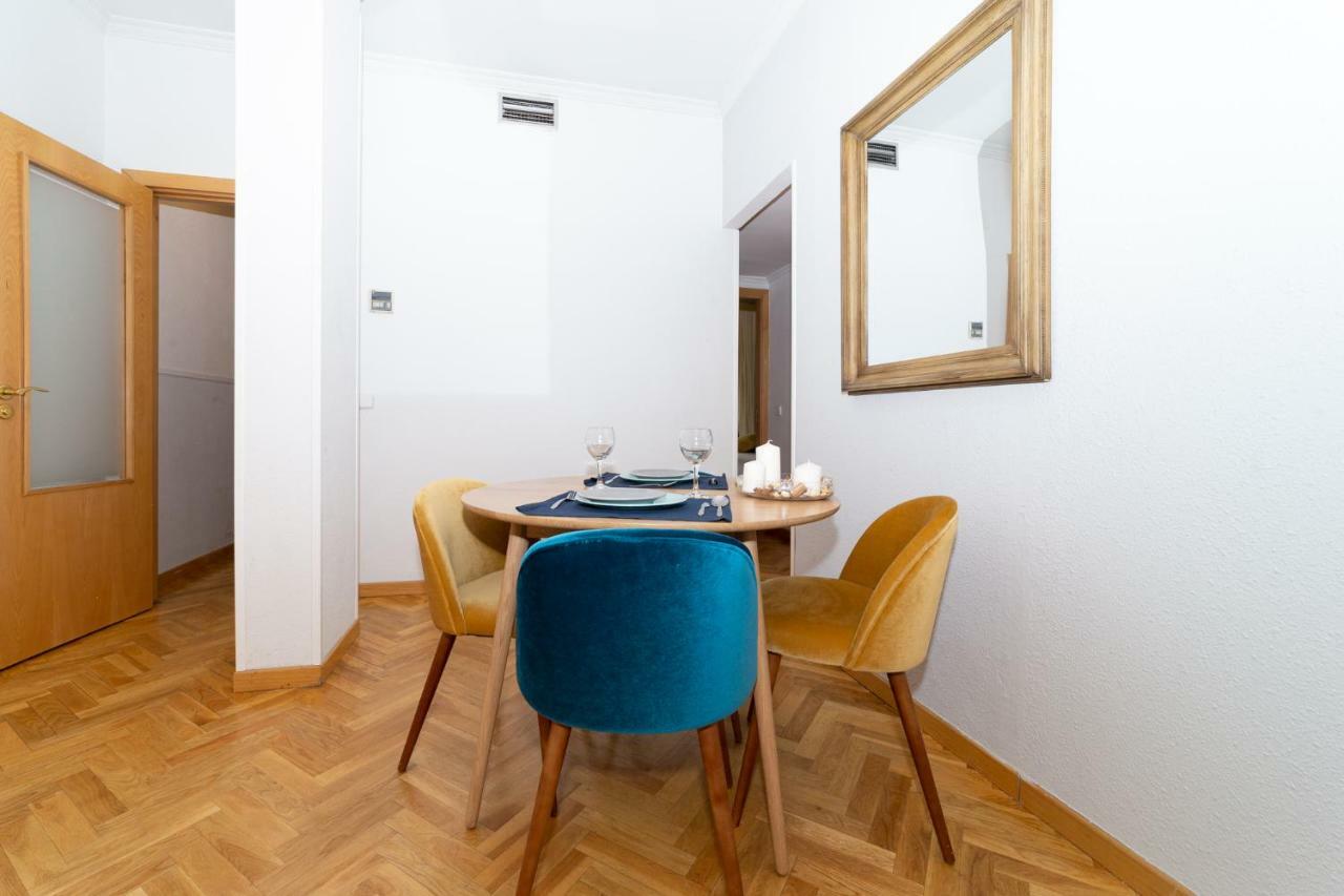 Apartamentos Plaza De Espana Madrid Exteriör bild