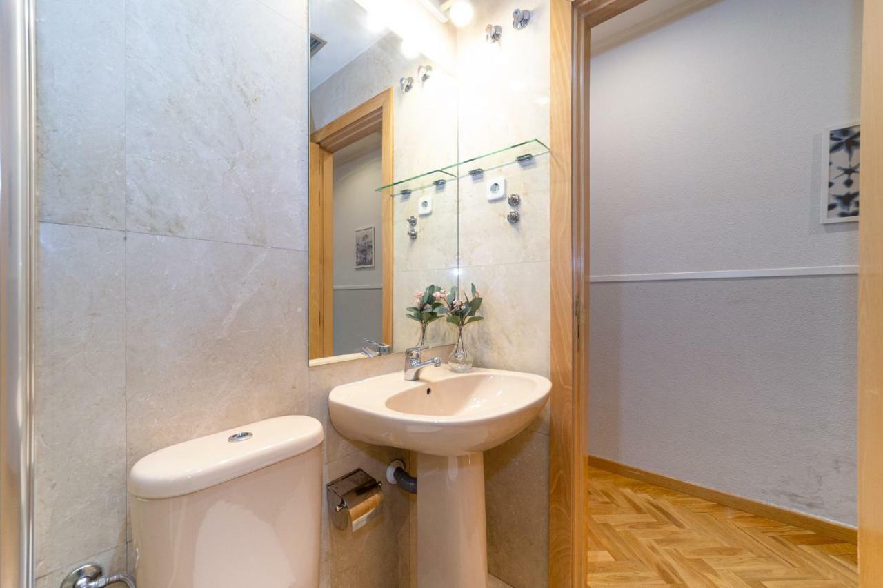 Apartamentos Plaza De Espana Madrid Exteriör bild