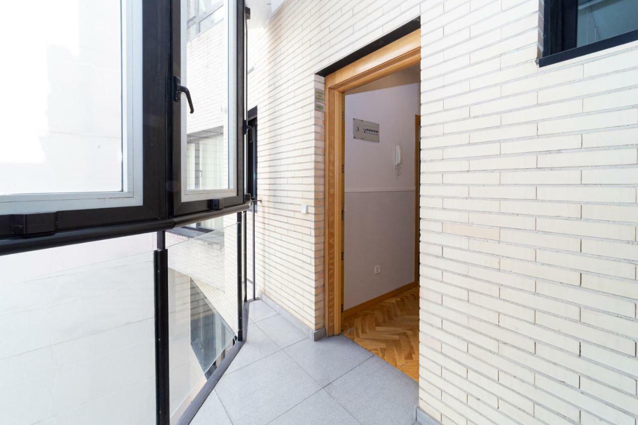 Apartamentos Plaza De Espana Madrid Exteriör bild