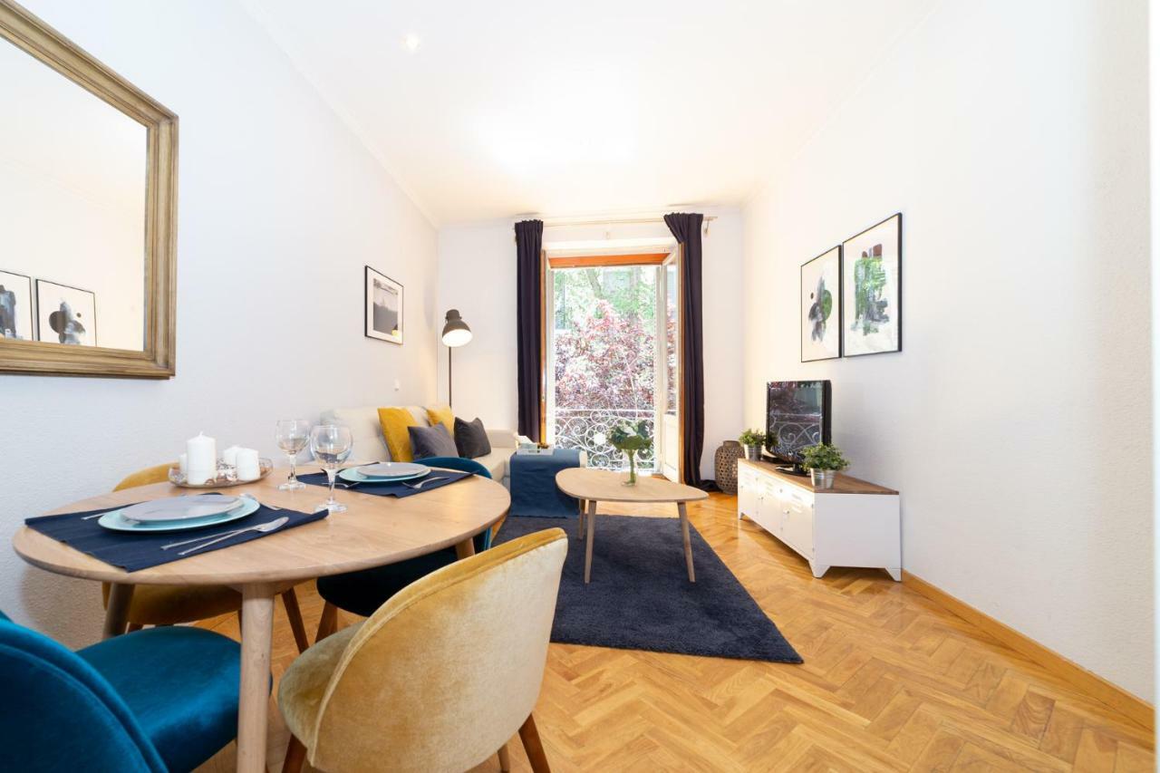 Apartamentos Plaza De Espana Madrid Exteriör bild