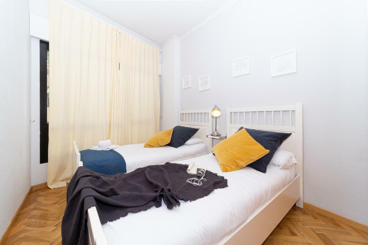 Apartamentos Plaza De Espana Madrid Exteriör bild