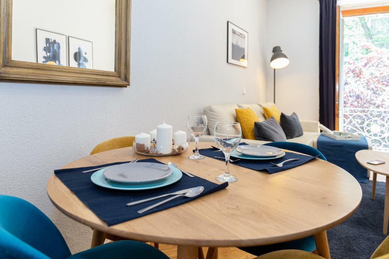 Apartamentos Plaza De Espana Madrid Exteriör bild